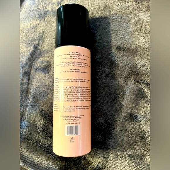 Makeup Melt​ - Picture 5 of 5